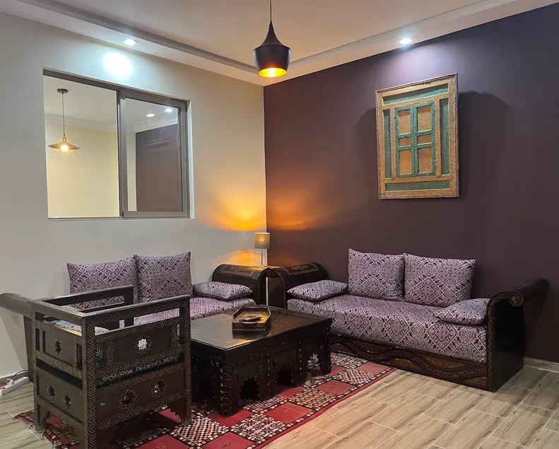 Modern and quiet apartment with breakfast included - Image 1