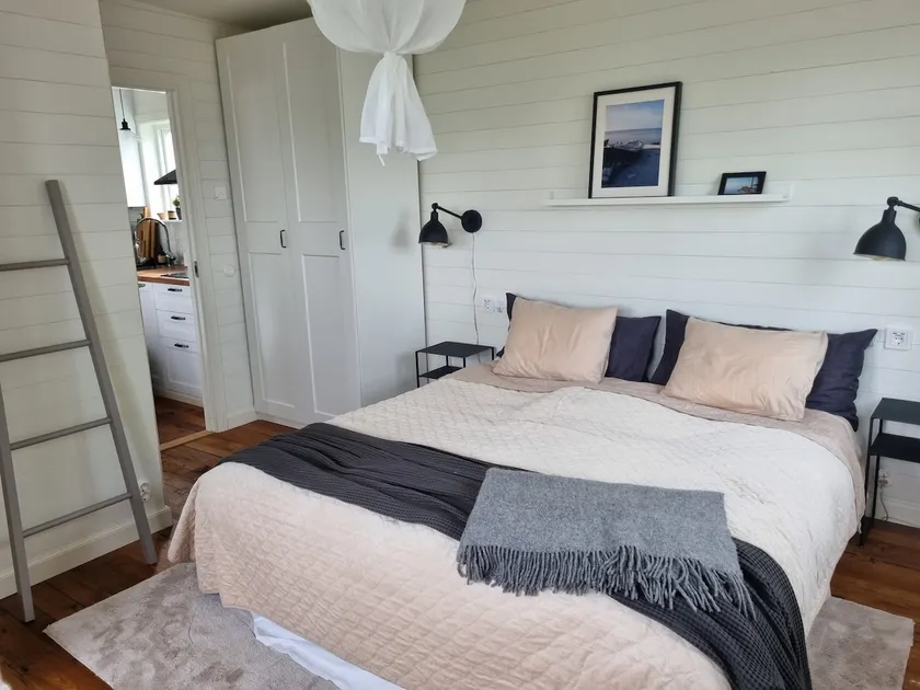 Bright, cozy cottage in fishing village overlooking the sea - Image 1