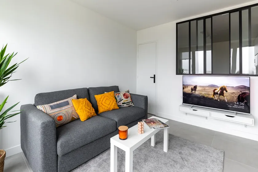 Modern and welcoming apartment close to Paris! - Image 1