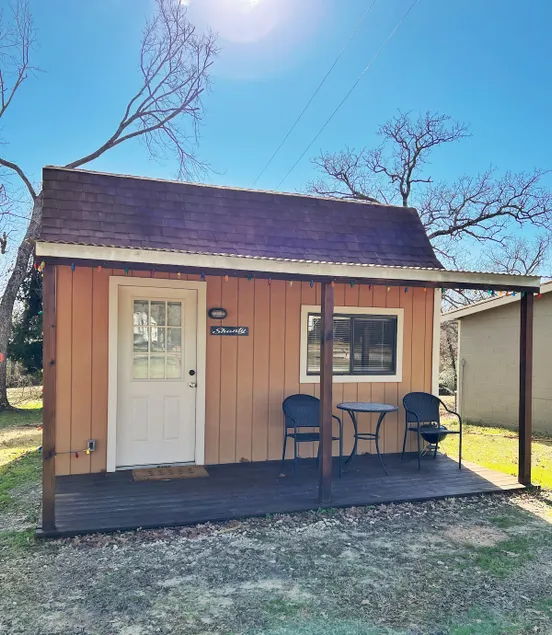 The Shanty Cabin at Lake Limestone Marina - Image 1