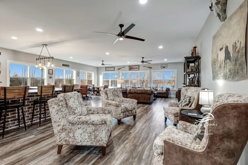 The Old Fashioned w/ lake view & FREE pontoon! - Image 1