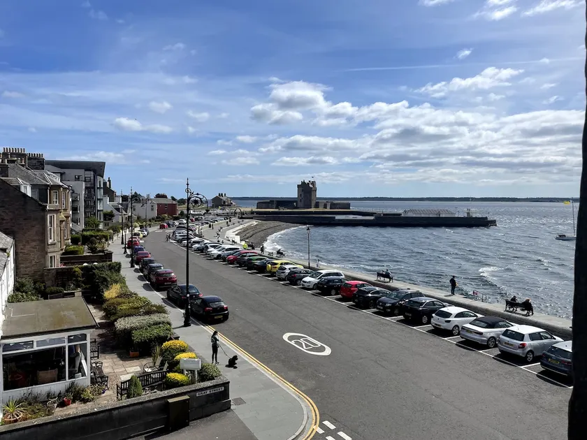 “Sealladh Caisteil” Castle & River View Apartment - Image 1