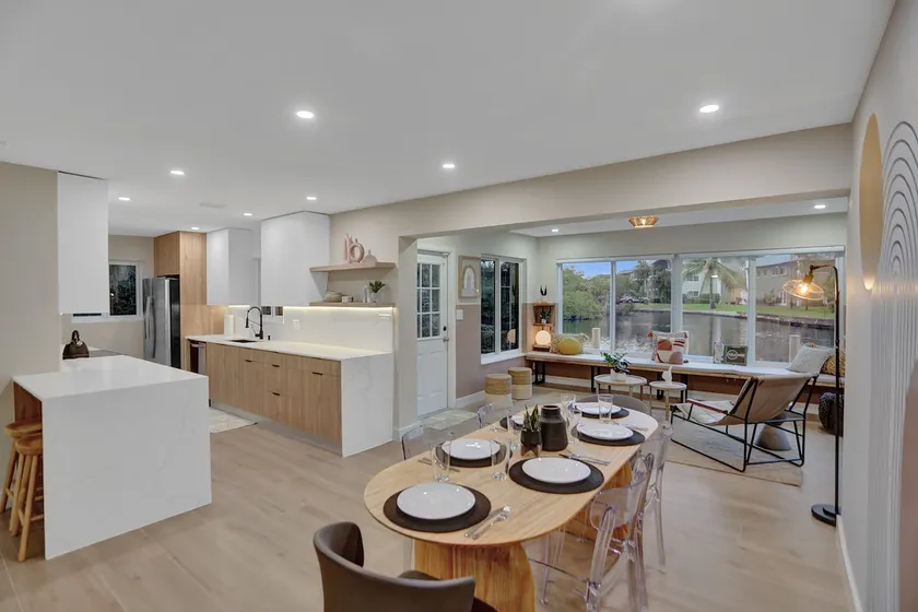 Walk to Wilton Dr Waterfront Home - Image 1