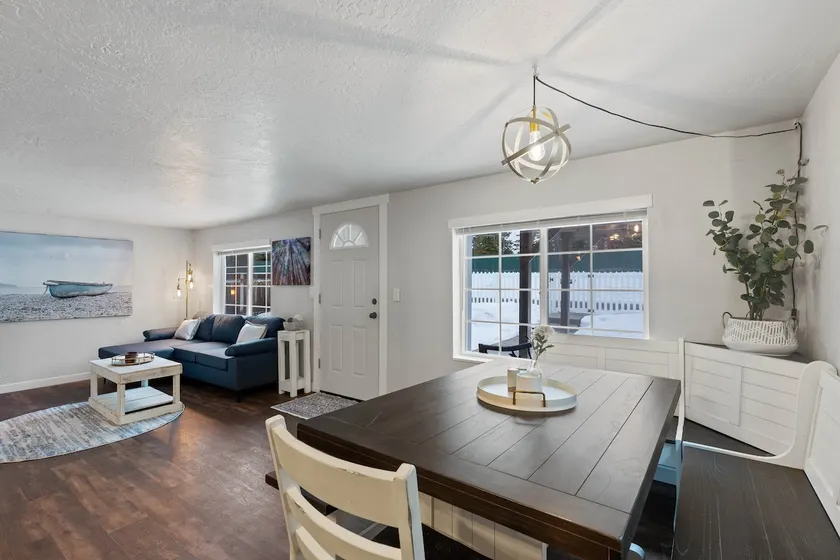 Sanders Beach Bungalow - Image 1