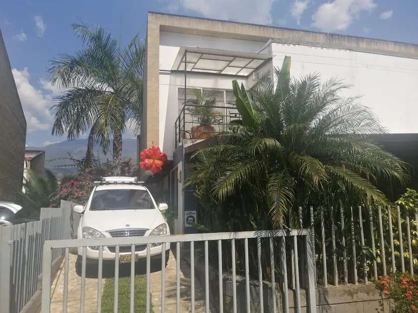 San Jerónimo condominium house - Image 1