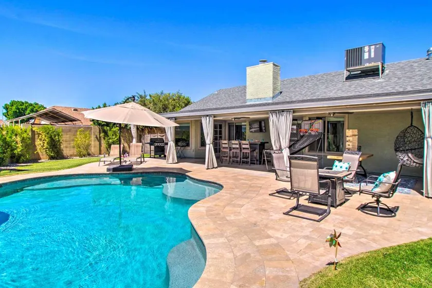 New AZ Oasis, Fire Pit, Yard, Grill, & Hot Tub! - Image 1