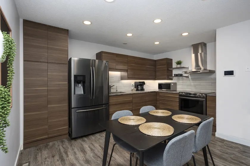 Modern bungalow townhome | South - Image 1