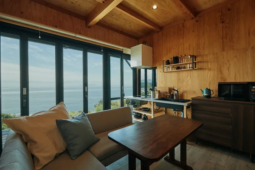 Hiuchi Kolonihave (A villa on the top of the Hill) - Image 1