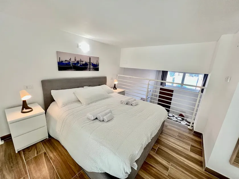 Elegant loft with mezzanine - Image 1