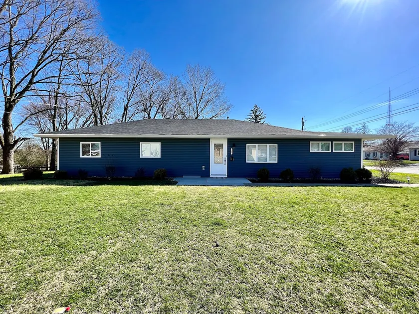 Quaint 4 Bedroom Ranch Home in Mason Ohio - Image 1