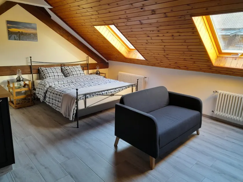 Attic studio at a winemaker's house in the village - Image 1