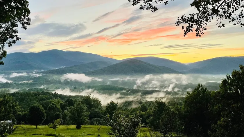 Mountain Mama- Amazing Views! + Hot Tub! - Image 1