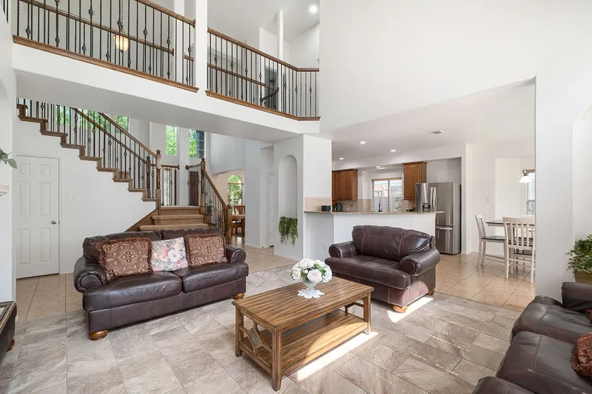 Relaxed Family Home in Denton / Entire Home - Image 1