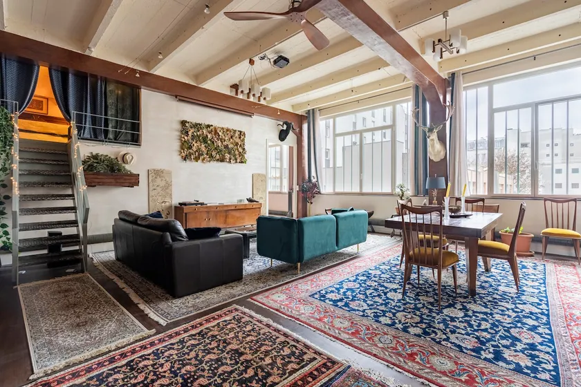 Le Lodge in Belleville - Image 1