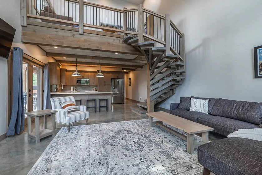 GNP Getaway• 2BR/2BA Condo • Hot Tub •Wooded Views - Image 1