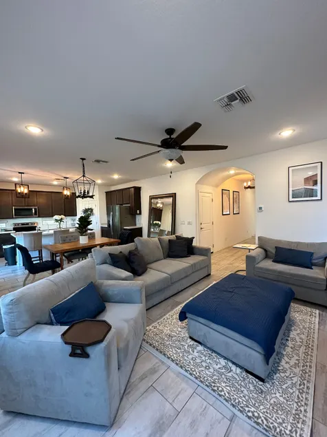Goodyear Retreat + Great Golf Location - Image 1