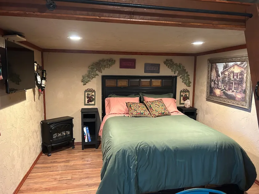 Italian Cabin - Image 1