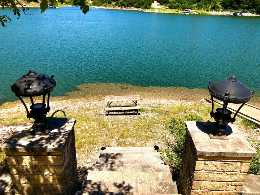 COWBOY CABIN with Lake Access & Views - perfect for a weekend getaway - Image 1