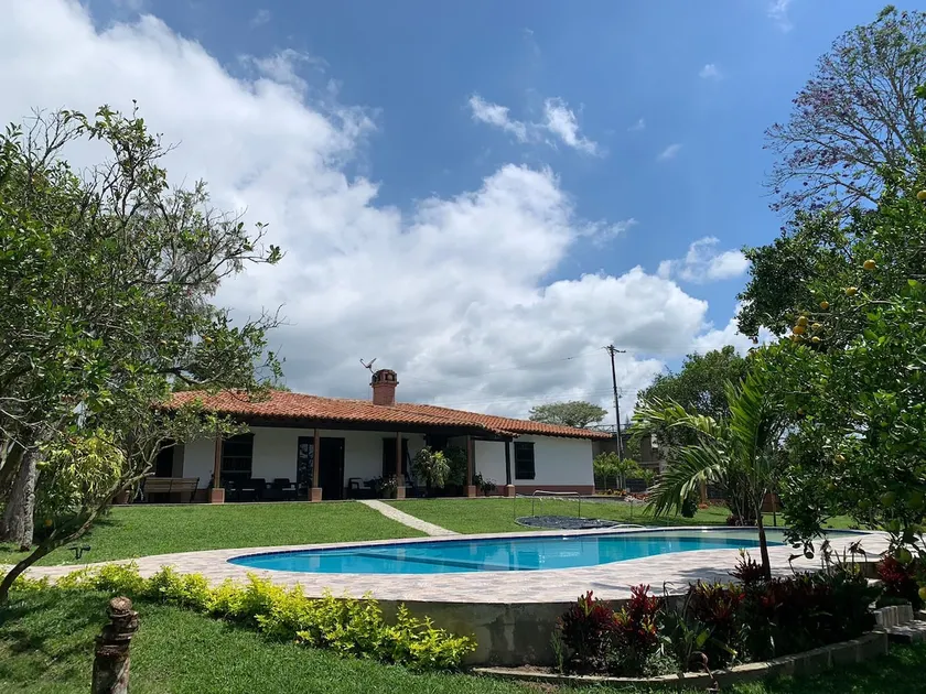 Casa de Campo on Lake Calima, Darién - Image 1