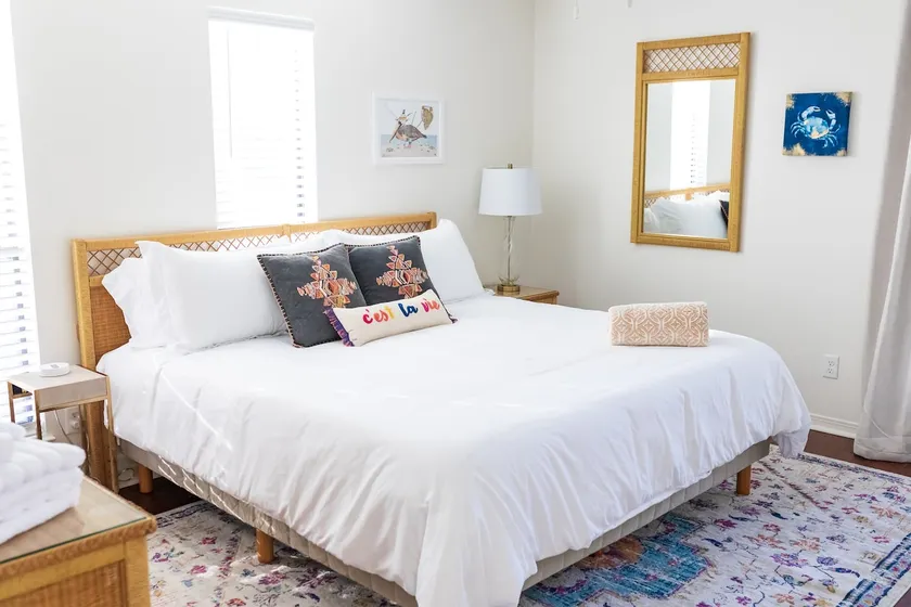 Downtown Fairhope<1 mile! Bikes included! Sleeps 4 - Image 1