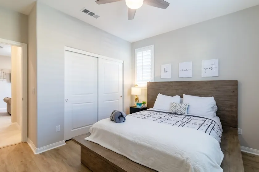 Suite w/ private entrance - Image 1