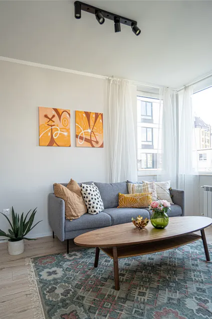 Mid-Century Modern Apartment with Private Parking - Image 1