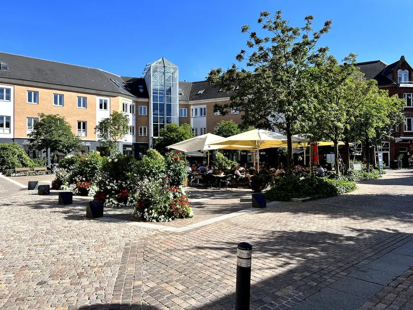 Lovely 2-bedroom apartment in the heart of city - Image 1
