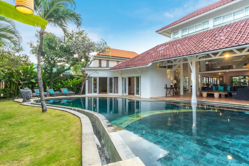 La Villa Oberoi (2 BR) - Image 1