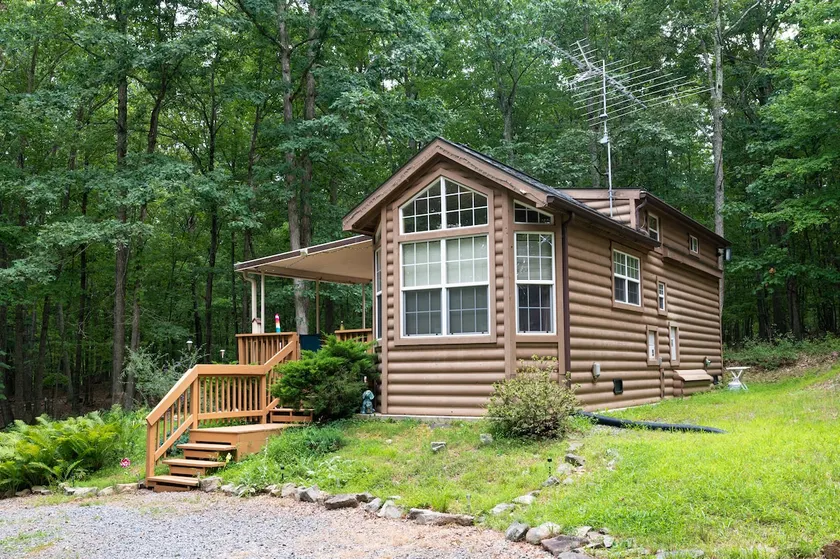 Seclusion-Escape to this Cozy Getaway in the Woods - Image 1