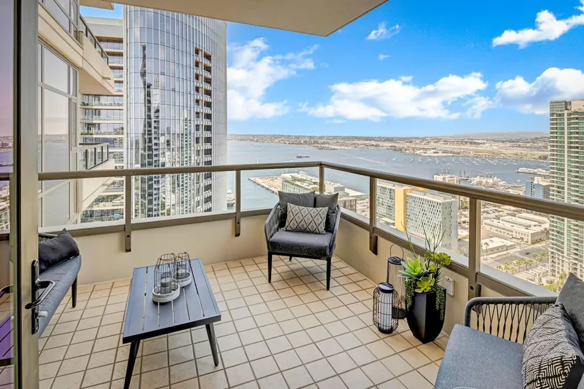 Panoramic Bay and City Views - 2BR, Pool, Gym, Parking - Image 1