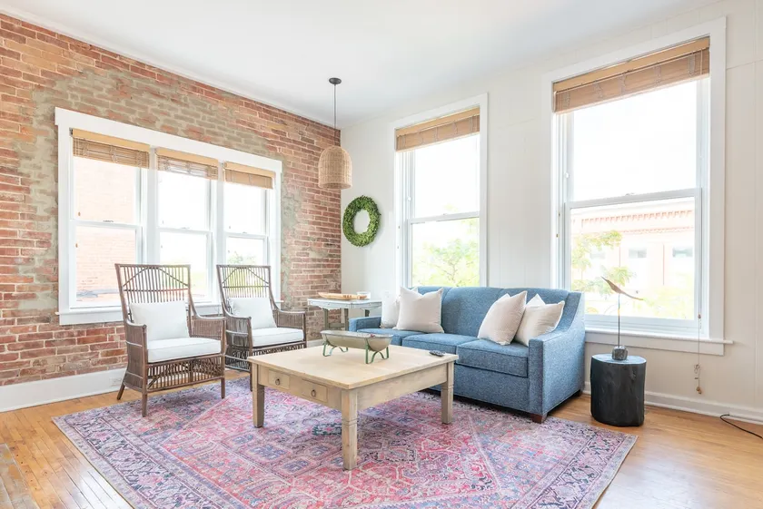 116 water: front apartment - Image 1