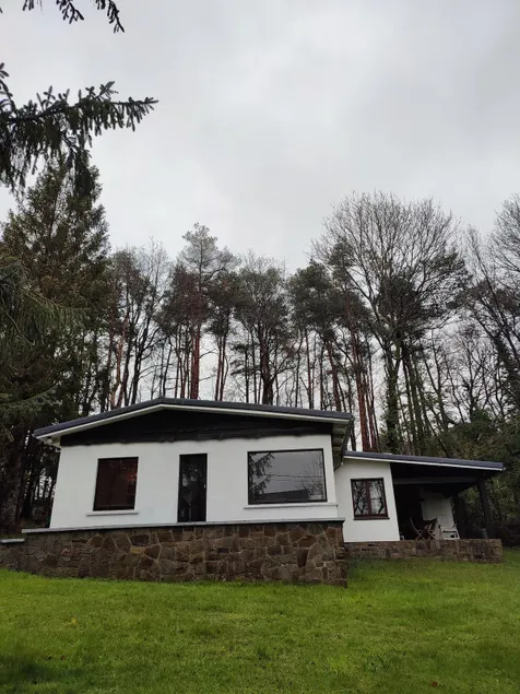 Country house with patio, covered BBQ - Image 1