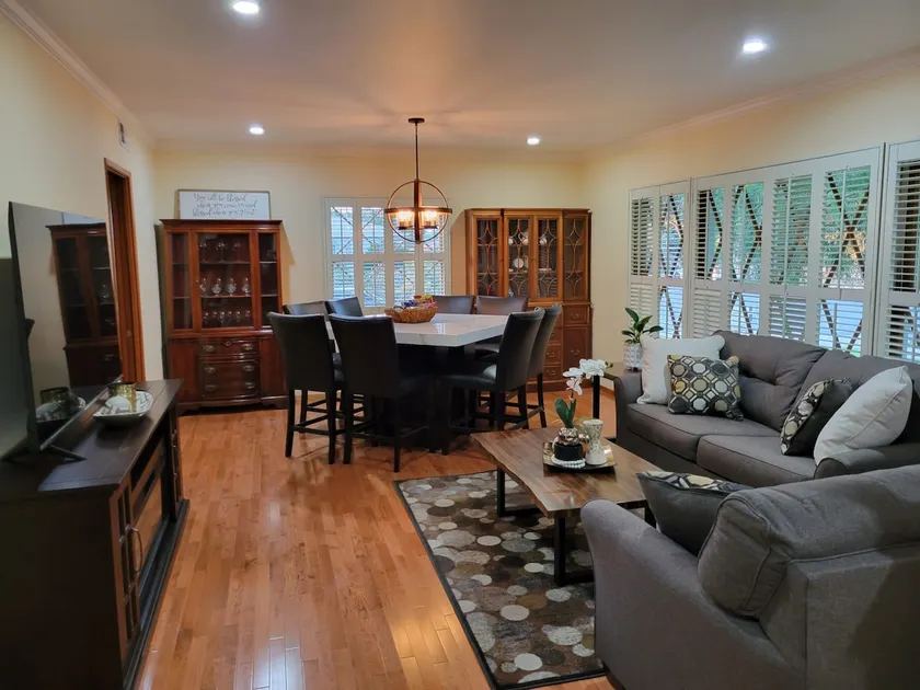3-BR Retreat w/ Hot Tub Long Beach - Image 1