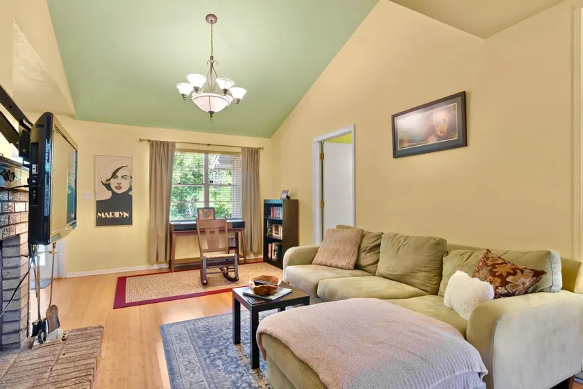 3Bd 2Bath home 5 miles to Stadium/Campus/Downtown! - Image 1