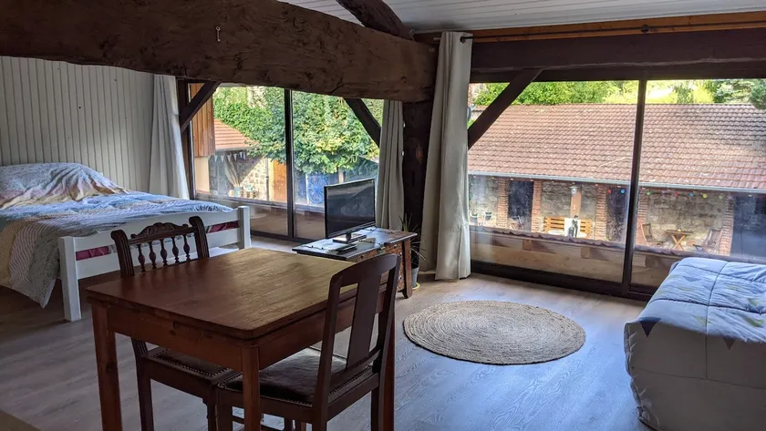 Le Reverdis - Charming Nature Accommodation in Amplepuis - Image 1