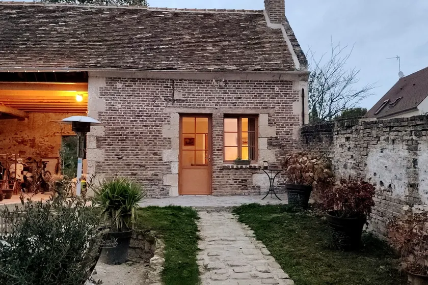 Quiet studio in the heart of an old village - Image 1