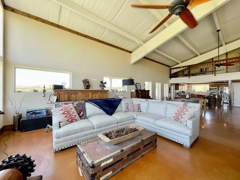 Spacious modern country home with panoramic views - Image 1