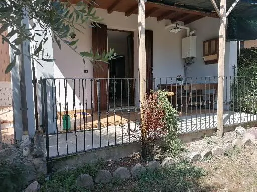 House in the medieval village with garden and garage - Image 1