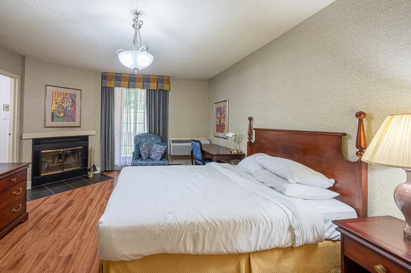 Lovely room with balcony - Image 1
