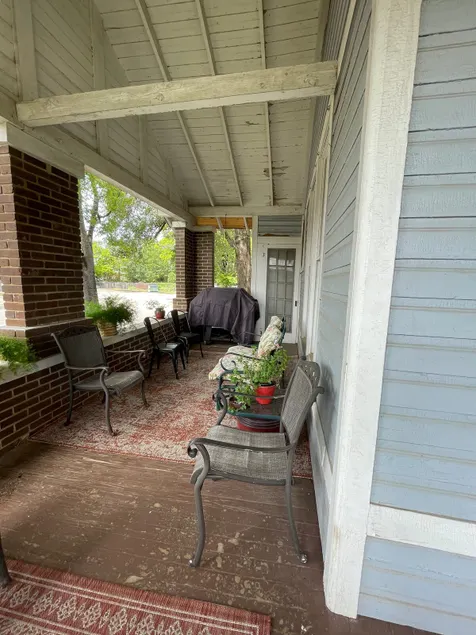 Fredonia Street House - Image 1