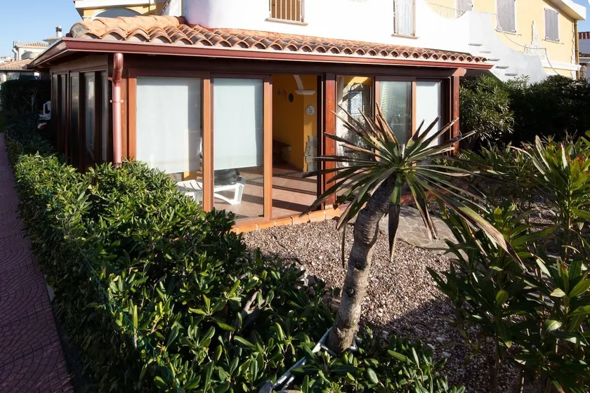 Beachfront house - Image 1