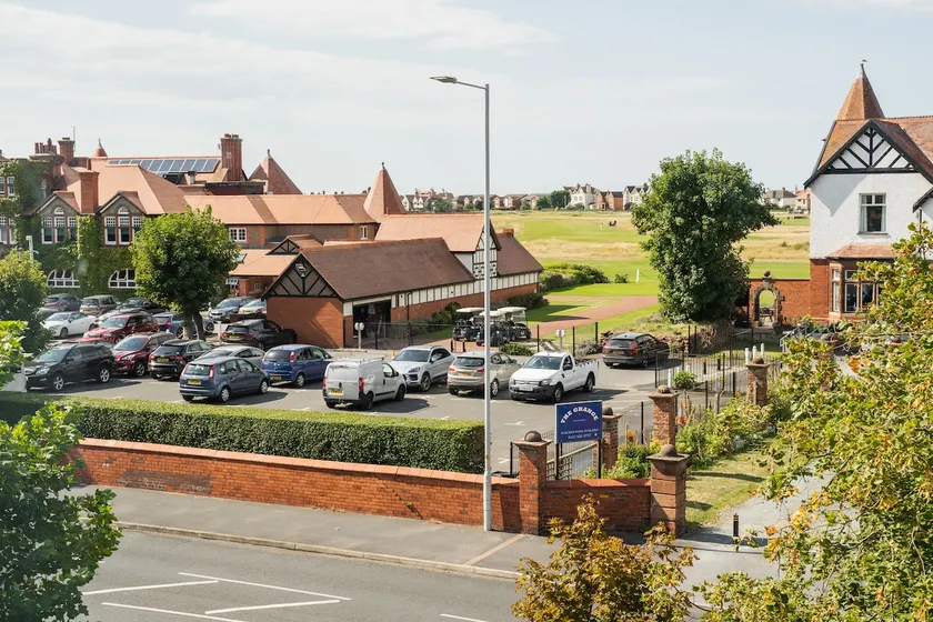 Prime Location Steps from Royal Liverpool Golf - Image 1