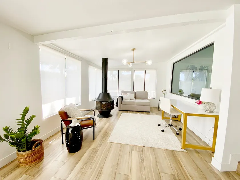 Newly remodeled beauty in Phoenix - Image 1