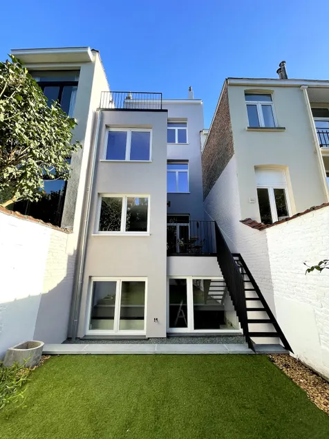 Beautiful Duplex with Garden & Terrace in the City - Image 1