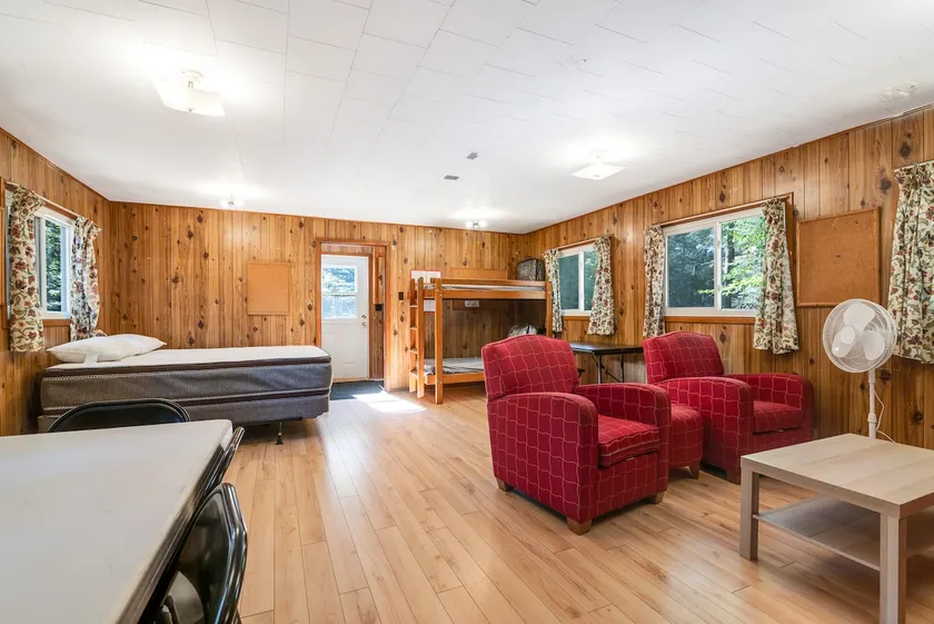 Snug cabin in the woods! - Image 1