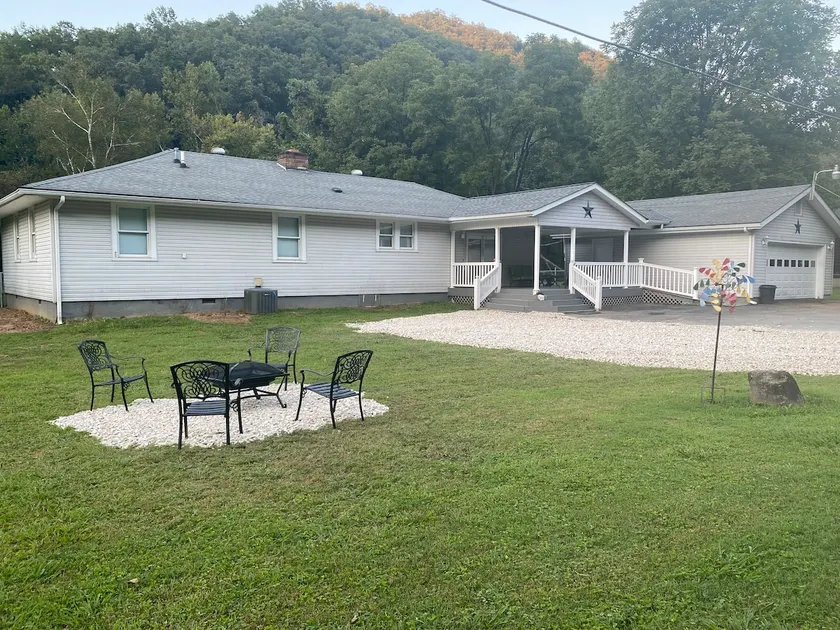 Vacation Rental in Lenore, WV - Image 1