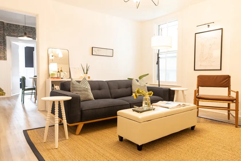 Peaceful, Artsy North Troy Riverview Apt - Image 1