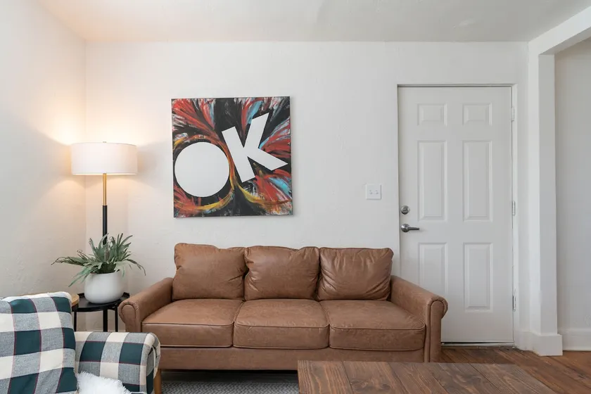The Blond Busey • Spacious, Downtown Views & Urban - Image 1