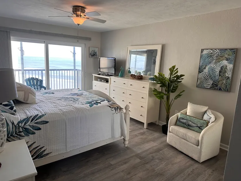 Great Ocean Views from Every Room! - Image 1