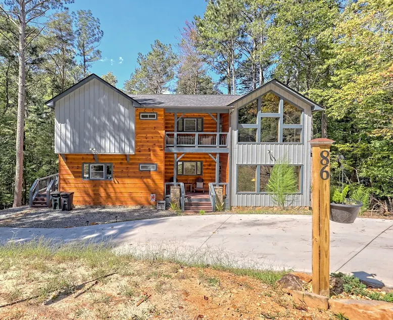 Modern Luxury Cabin close to Downtown Ellijay! - Image 1